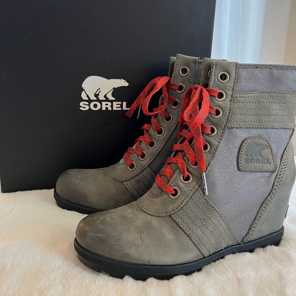 Like new, Sorel Lexie Wedge